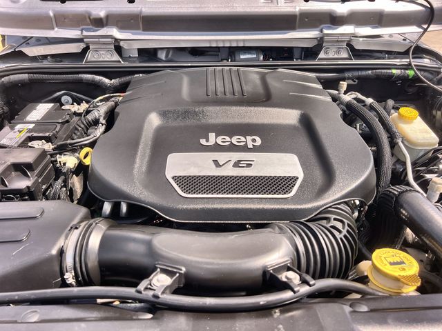 Thumbnail: 2016 Jeep Wrangler - 18