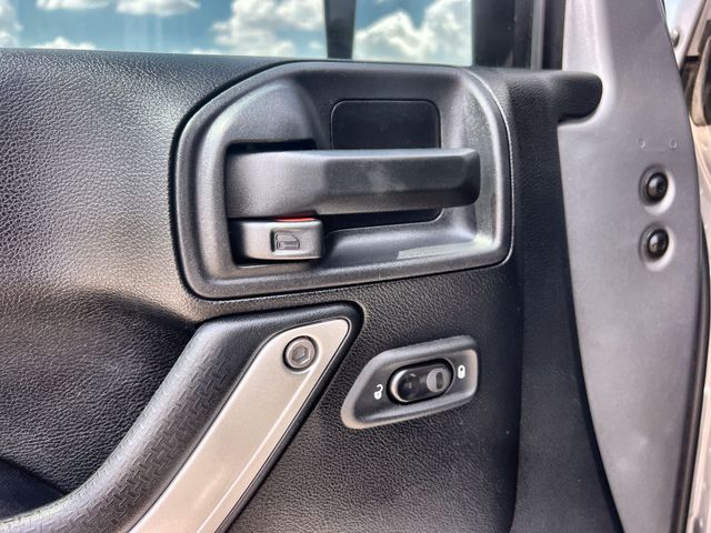 Thumbnail: 2016 Jeep Wrangler - 29