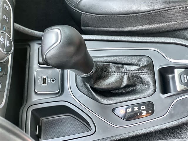 Thumbnail: 2021 Jeep Cherokee - 15