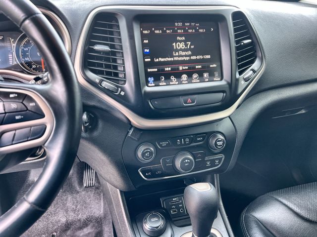 Thumbnail: 2017 Jeep Cherokee - 14