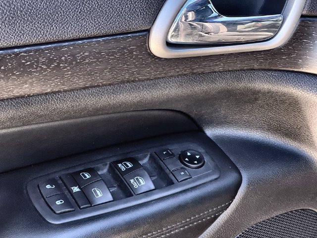 Thumbnail: 2018 Jeep Grand Cherokee - 29