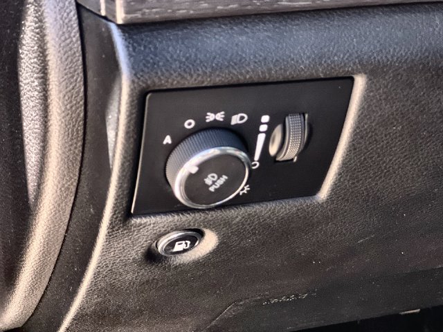 Thumbnail: 2018 Jeep Grand Cherokee - 28