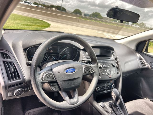 Thumbnail: 2017 Ford Focus - 10
