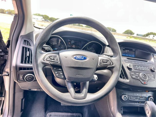 Thumbnail: 2017 Ford Focus - 14
