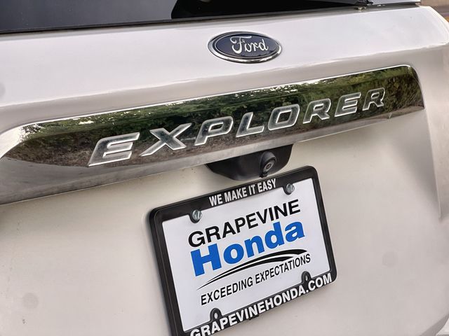 Thumbnail: 2022 Ford Explorer - 7