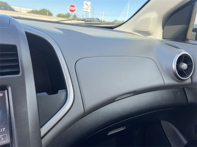 Thumbnail: 2016 Chevrolet Sonic - 26