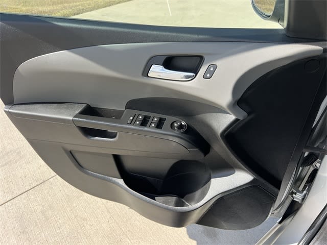 Thumbnail: 2016 Chevrolet Sonic - 29