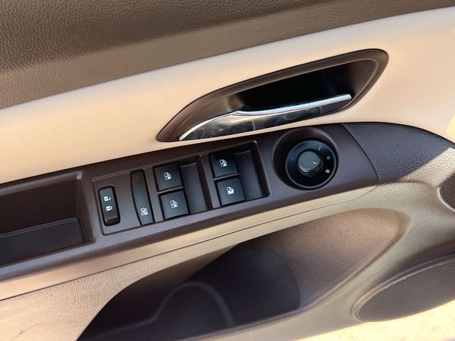 Thumbnail: 2015 Chevrolet Cruze - 27