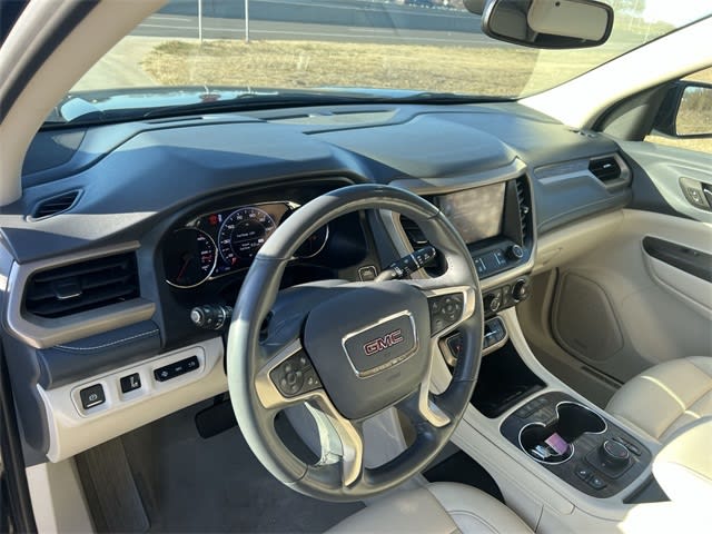 2022 GMC Acadia Denali 2