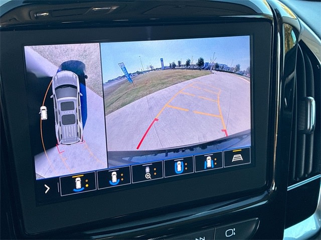 Thumbnail: 2020 Chevrolet Traverse - 26