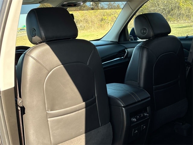 Thumbnail: 2020 Chevrolet Traverse - 22