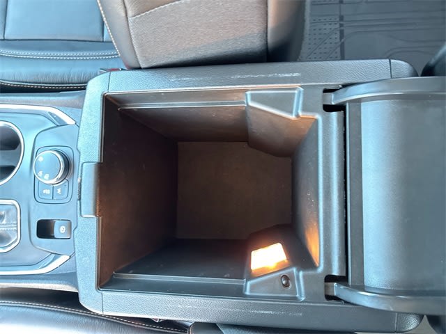 Thumbnail: 2020 Chevrolet Traverse - 27