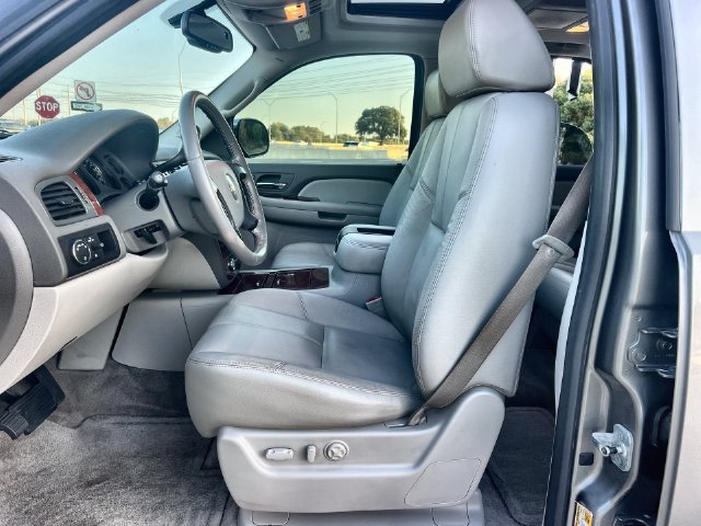 Thumbnail: 2008 Chevrolet Tahoe - 12