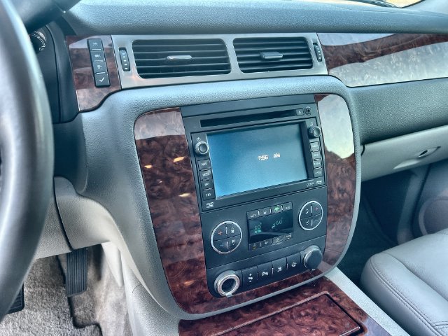 Thumbnail: 2008 Chevrolet Tahoe - 22