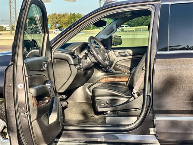Thumbnail: 2017 Chevrolet Suburban - 10