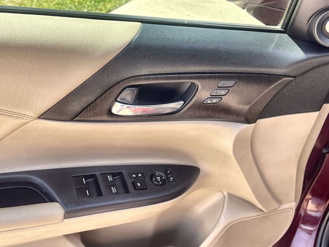 Thumbnail: 2015 Honda Accord - 30