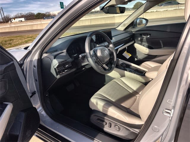 Thumbnail: 2025 Honda Accord - 11