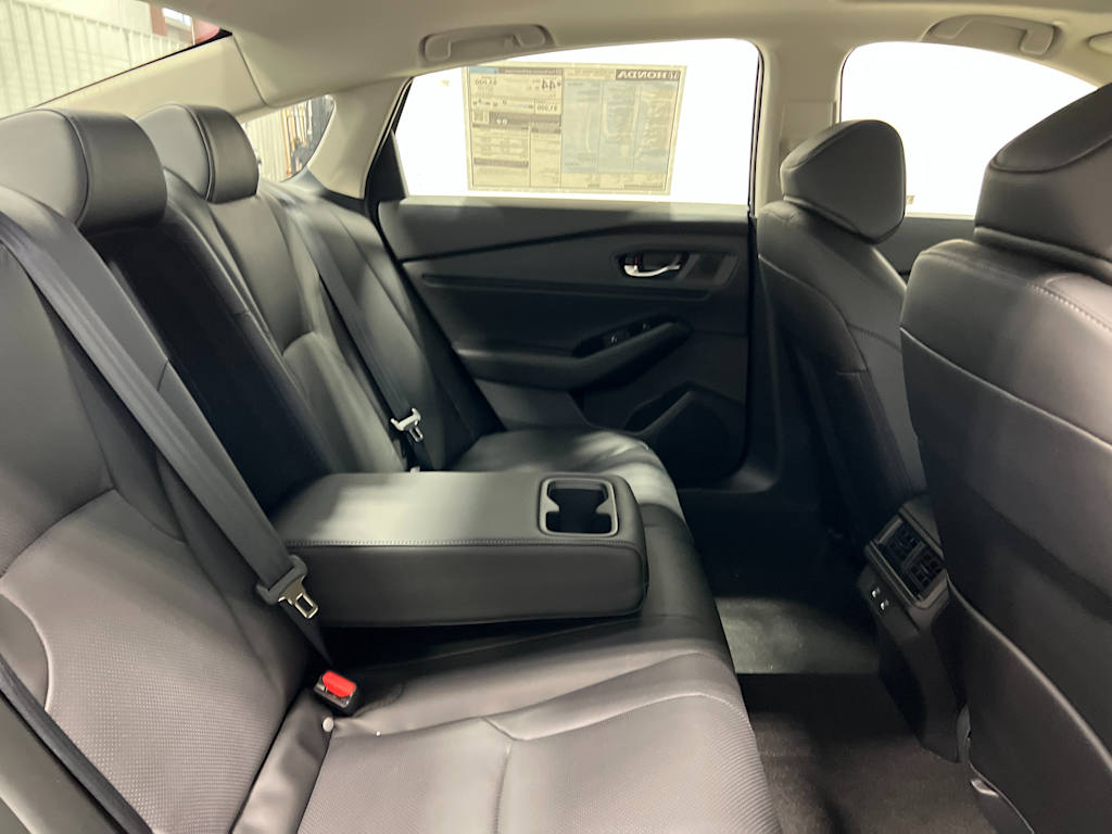 2025 Honda Accord Touring 32