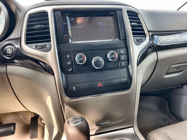 Thumbnail: 2011 Jeep Grand Cherokee - 14