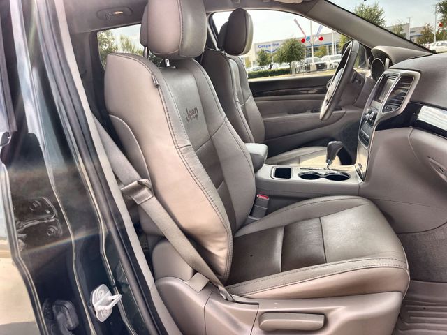 Thumbnail: 2011 Jeep Grand Cherokee - 21
