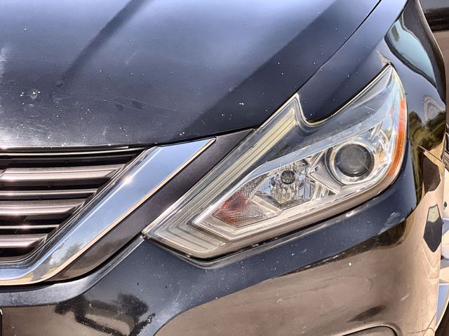 Thumbnail: 2016 Nissan Altima - 25