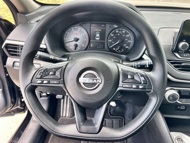 Thumbnail: 2024 Nissan Altima - 10