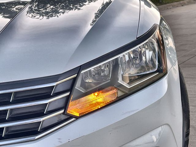 Thumbnail: 2016 Volkswagen Passat - 25