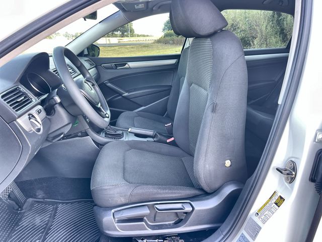 Thumbnail: 2016 Volkswagen Passat - 11