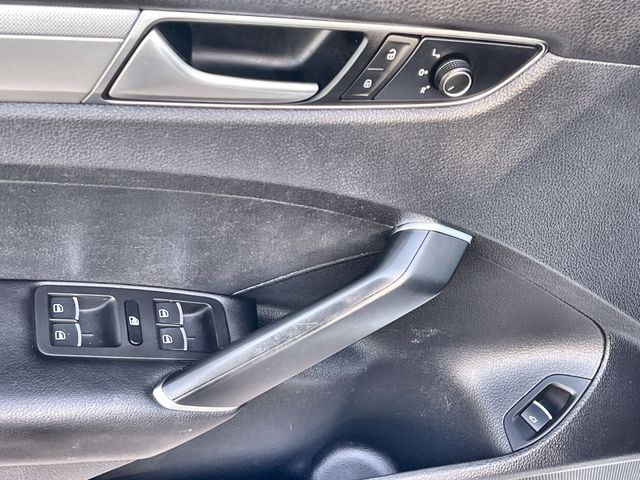 Thumbnail: 2016 Volkswagen Passat - 29