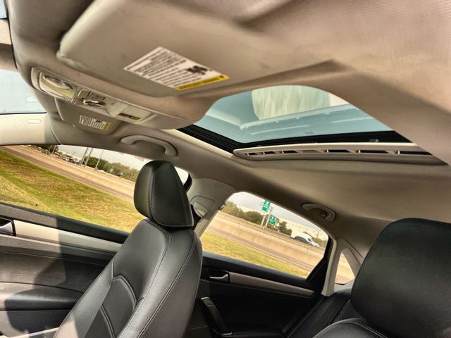 Thumbnail: 2021 Volkswagen Passat - 32