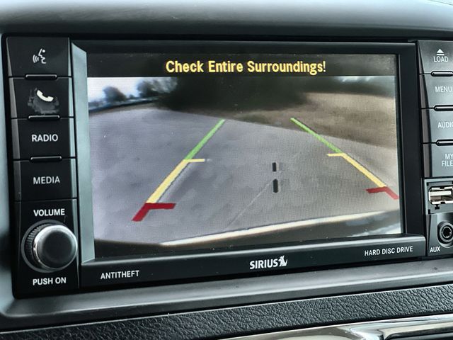 Thumbnail: 2015 Chrysler Town & Country - 27