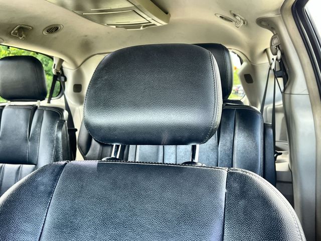 Thumbnail: 2015 Chrysler Town & Country - 13