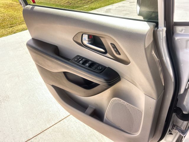 Thumbnail: 2023 Chrysler Pacifica - 30