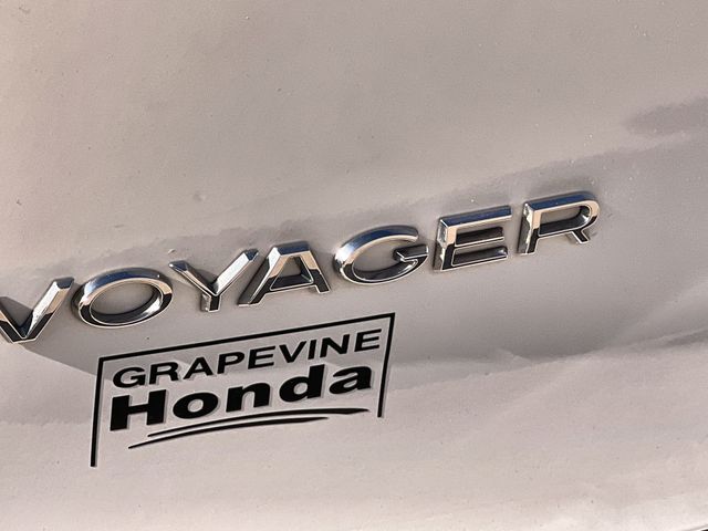 Thumbnail: 2020 Chrysler Voyager - 7