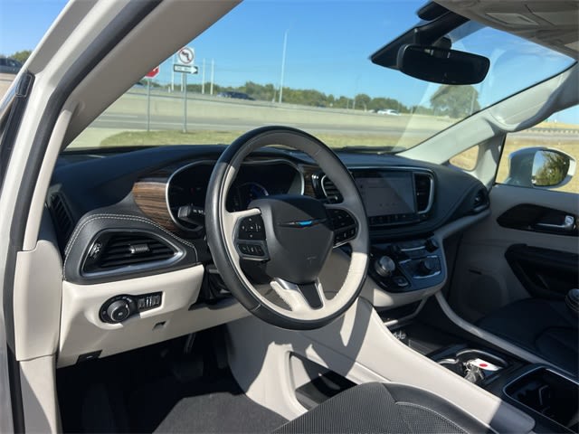 Thumbnail: 2021 Chrysler Pacifica - 2