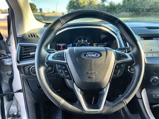 Thumbnail: 2017 Ford Edge - 10
