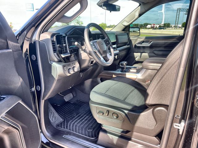 Thumbnail: 2026 Chevrolet Silverado 1500 - 11