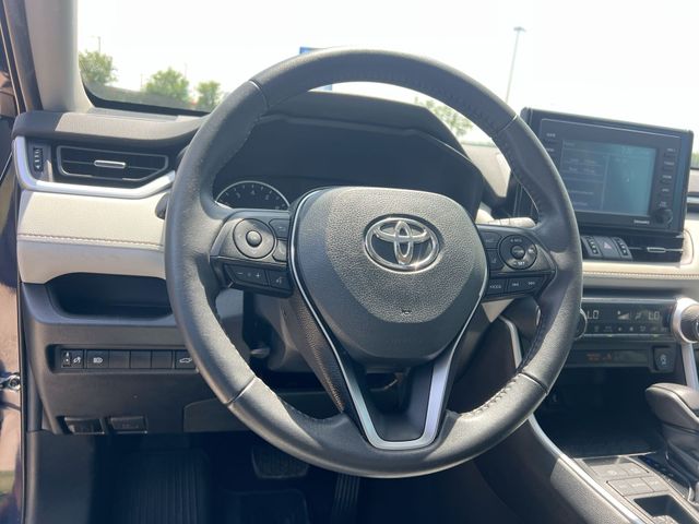 Thumbnail: 2021 Toyota RAV4 - 10