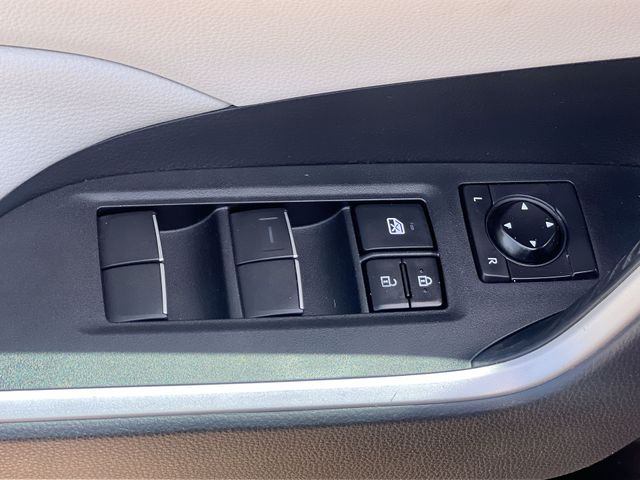 Thumbnail: 2021 Toyota RAV4 - 30