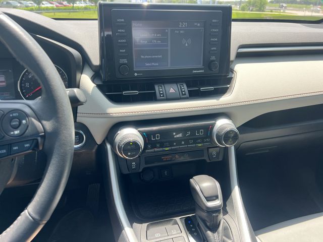 Thumbnail: 2021 Toyota RAV4 - 14