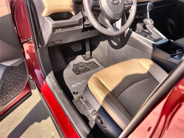 Thumbnail: 2025 Toyota RAV4 - 11