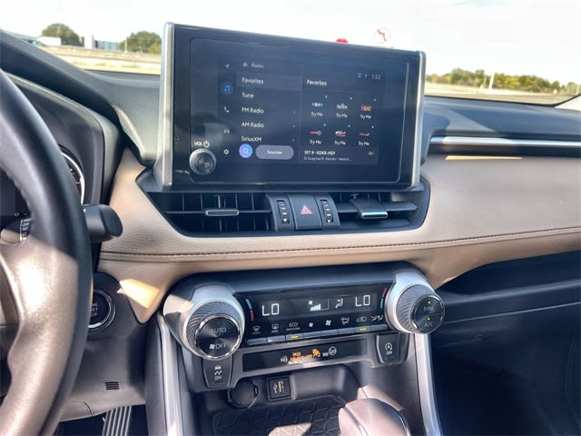 Thumbnail: 2025 Toyota RAV4 - 14