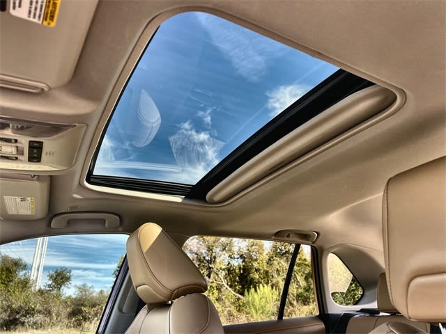 Thumbnail: 2025 Toyota RAV4 - 32