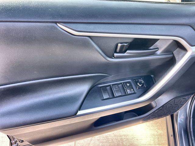 Thumbnail: 2021 Toyota RAV4 - 29