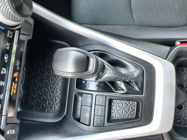 Thumbnail: 2021 Toyota RAV4 - 16