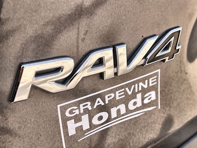 Thumbnail: 2021 Toyota RAV4 - 7