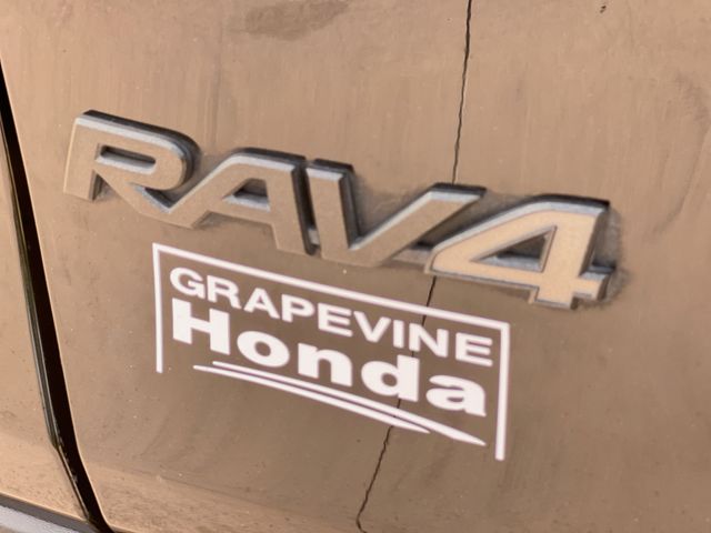 Thumbnail: 2022 Toyota RAV4 - 7