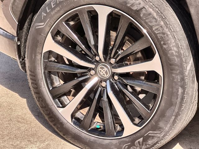 Thumbnail: 2020 Toyota RAV4 - 8