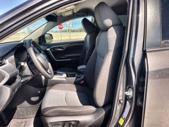 Thumbnail: 2020 Toyota RAV4 - 12