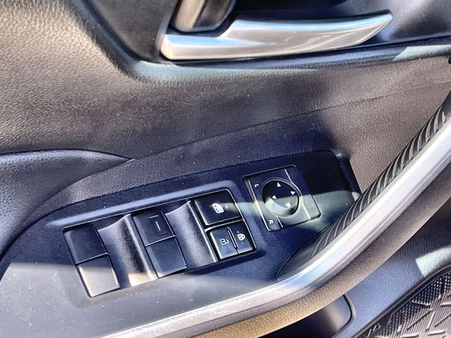 Thumbnail: 2020 Toyota RAV4 - 30